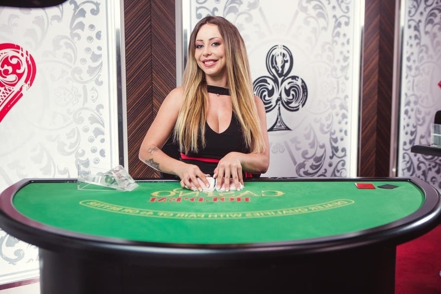 Learn From the Pros: What to Expect When Playing at Falcon Vegas Casino